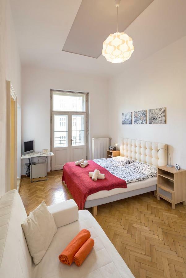 Dusni Apartments Prag Eksteriør billede